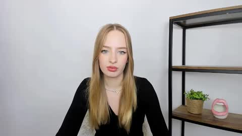 Snapshot of liladesire chatting on 12-03-24, 04:06 LiliaDesire online show from 12-03-24, 04:06