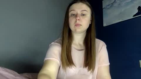 Snapshot of lilae37yis chatting on 09-30-25, 08:30 Lily online show from 09-30-25, 08:30