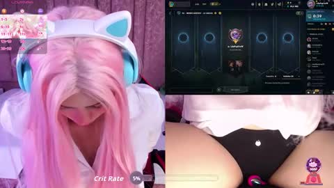 Snapshot of lilapop__ chatting on 10-21-25, 01:12 Lila online show from 10-21-25, 01:12