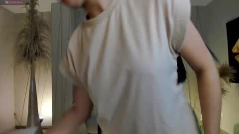 Snapshot of lilawest chatting on 10-06-25, 10:45 Lila West online show from 10-06-25, 10:45