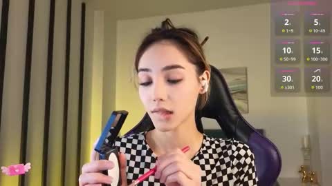 Snapshot of lilcatalia chatting on 10-27-25, 05:11 Hi im Yuki online show from 10-27-25, 05:11