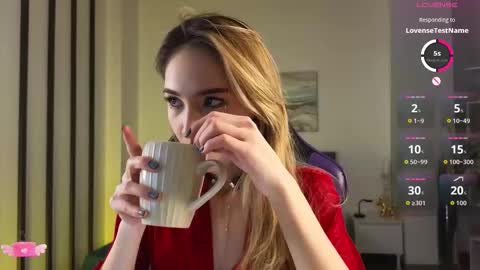 Snapshot of lilcatalia chatting on 11-01-25, 10:17 Hi im Yuki online show from 11-01-25, 10:17