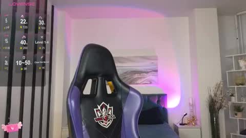 Snapshot of lilcatalia chatting on 11-20-25, 10:04 Hi im Yuki online show from 11-20-25, 10:04