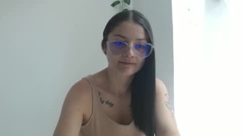Snapshot of lilcoralinne_0 chatting on 05-10-26, 04:34 Valeri Villalobos IG villa lobosvaleri online show from 05-10-26, 04:34