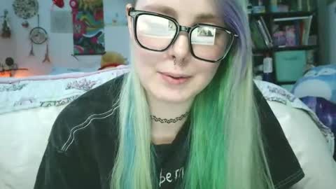 Snapshot of lilemmy1999 chatting on 12-16-24, 08:26 emily ryanson online show from 12-16-24, 08:26