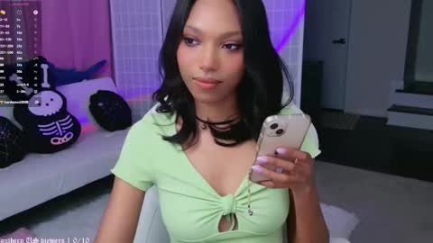 Snapshot of lileviemarie chatting on 11-15-25, 02:42 evie online show from 11-15-25, 02:42