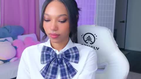 Snapshot of lileviemarie chatting on 02-21-26, 02:45 evie online show from 02-21-26, 02:45