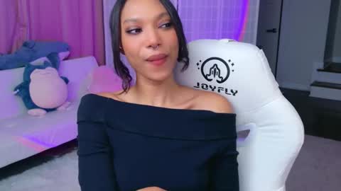 Snapshot of lileviemarie chatting on 02-27-26, 02:33 evie online show from 02-27-26, 02:33