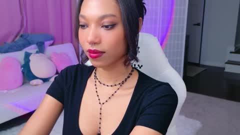 Snapshot of lileviemarie chatting on 02-28-26, 02:45 evie online show from 02-28-26, 02:45