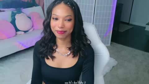 Snapshot of lileviemarie chatting on 06-10-26, 12:44 evie online show from 06-10-26, 12:44