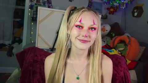 Snapshot of lilfknsquirt chatting on 11-04-25, 07:13 LilSquirt online show from 11-04-25, 07:13