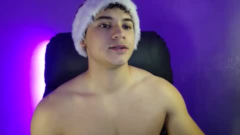 Snapshot of lilhotnando chatting on 12-22-25, 04:09 Fernando online show from 12-22-25, 04:09