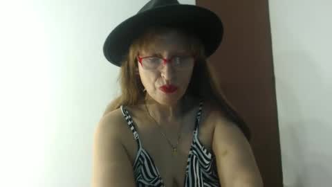 Snapshot of lilhy_mcfly chatting on 11-07-25, 06:08 lilieth online show from 11-07-25, 06:08