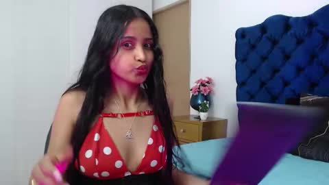 Lili online show from 10-26-25, 03:12