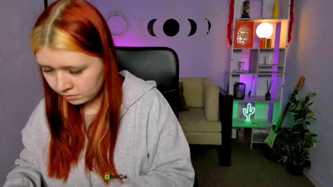 Snapshot of lili_blake_ chatting on 03-18-26, 01:14 Lili online show from 03-18-26, 01:14