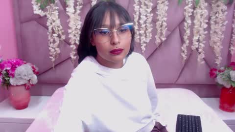 Snapshot of lili_candies chatting on 09-24-25, 01:14 LILI CANDIES online show from 09-24-25, 01:14