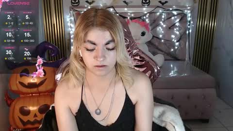 Lili online show from 10-07-25, 04:20