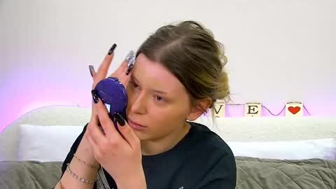 Mia online show from 02-17-25, 06:53