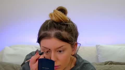 Mia online show from 02-22-25, 07:12