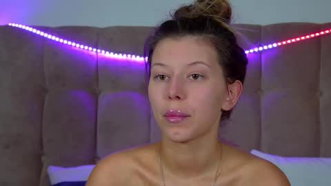 Mia online show from 09-16-25, 06:58