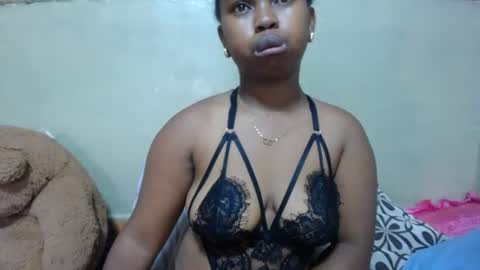 Snapshot of liliahsexie chatting on 11-26-25, 02:34 liliah online show from 11-26-25, 02:34