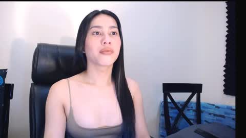 Snapshot of liliana_parker chatting on 04-24-26, 02:03 liliana_parker online show from 04-24-26, 02:03