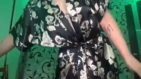 Lili online show from 12-05-25, 07:10