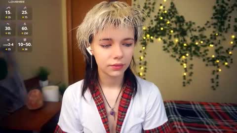 Lilian online show from 09-16-25, 06:14