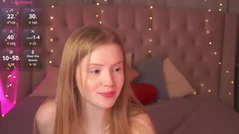 Snapshot of lilianhoward chatting on 01-18-26, 12:09 Lilian online show from 01-18-26, 12:09