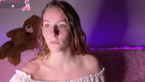 Snapshot of lilianlahot chatting on 07-01-26, 05:56 Lilly online show from 07-01-26, 05:56