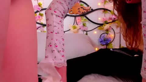 Snapshot of lilianslow chatting on 02-08-25, 01:44 hi guys Im new here Im 18 years oldIve never had sex online show from 02-08-25, 01:44