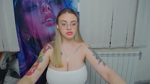 Snapshot of liliaterenzi_ chatting on 01-09-26, 01:25 Lilia online show from 01-09-26, 01:25