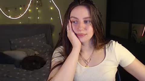 Lilu online show from 10-20-25, 08:53