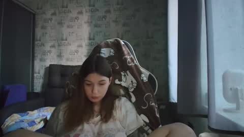 Snapshot of liliawoolf chatting on 05-20-26, 06:41 liliawoolf online show from 05-20-26, 06:41