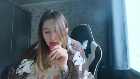 Snapshot of liliawoolf chatting on 05-30-26, 06:32 liliawoolf online show from 05-30-26, 06:32