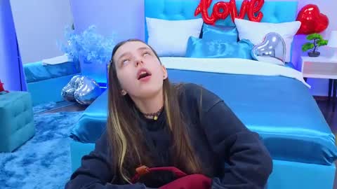 Lili Bakery online show from 02-17-25, 05:58