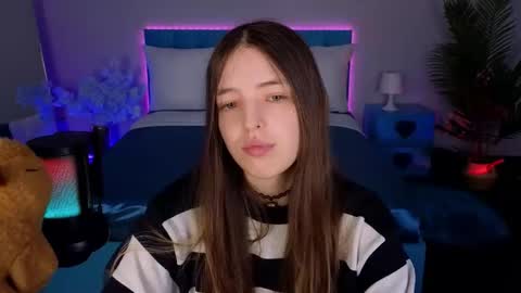 Lili Bakery online show from 11-15-25, 01:58