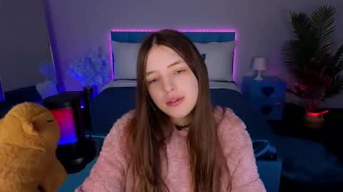 Lili Bakery online show from 11-24-25, 02:44