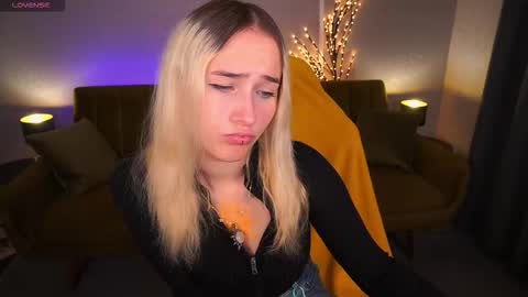 lilielfie online show from 11-05-25, 01:44