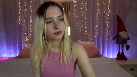 Snapshot of lilielfie chatting on 01-10-26, 12:18 lilielfie online show from 01-10-26, 12:18