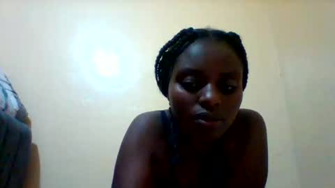 Snapshot of liligal chatting on 05-14-26, 08:15 liligal online show from 05-14-26, 08:15