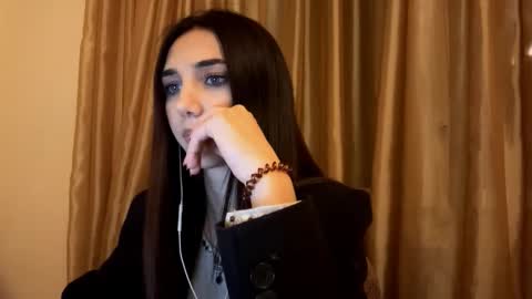 Snapshot of lilihalvorsen chatting on 09-20-25, 10:11 Lina online show from 09-20-25, 10:11