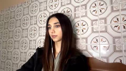 Lina online show from 11-13-25, 10:19