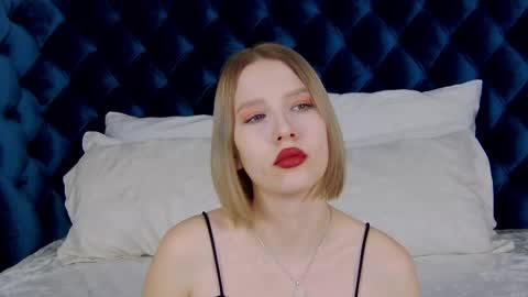 LiliLinn online show from 02-22-25, 06:17