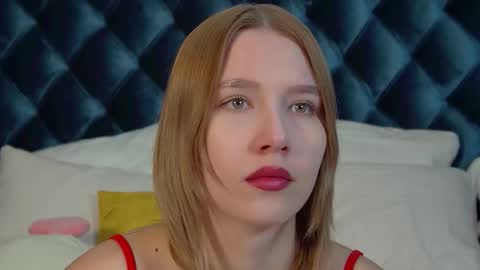 LiliLinn online show from 09-19-25, 04:36