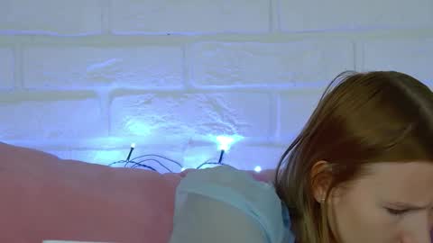 LiliLinn online show from 09-30-25, 04:39