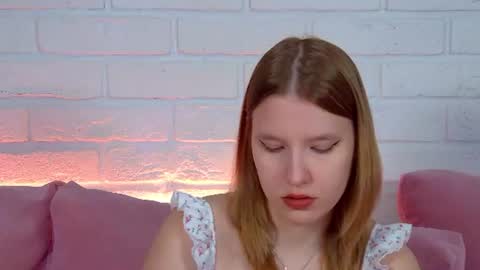 Snapshot of lililinn chatting on 06-16-26, 04:26 LiliLinn online show from 06-16-26, 04:26