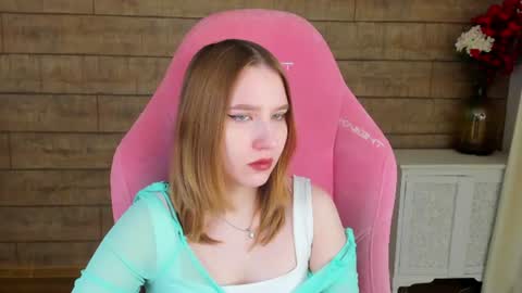 Snapshot of lililinn chatting on 07-07-26, 05:10 LiliLinn online show from 07-07-26, 05:10