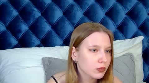 Snapshot of lililinn chatting on 07-09-26, 07:12 LiliLinn online show from 07-09-26, 07:12