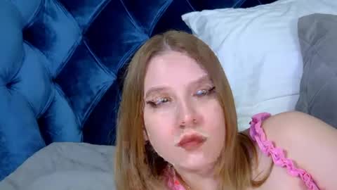 Snapshot of lililinn chatting on 07-10-26, 05:34 LiliLinn online show from 07-10-26, 05:34